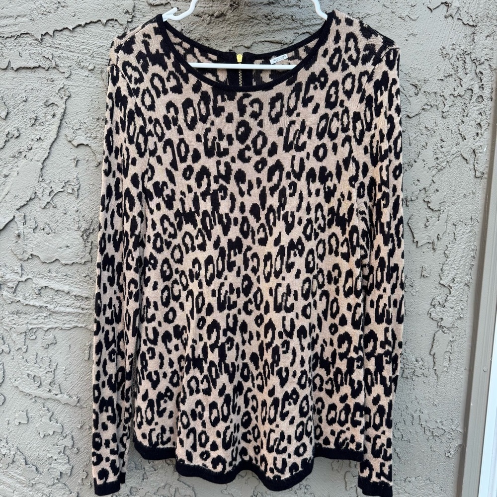 Chico’s Leopard Print Sweater Size 1 - Picture 2 of 12